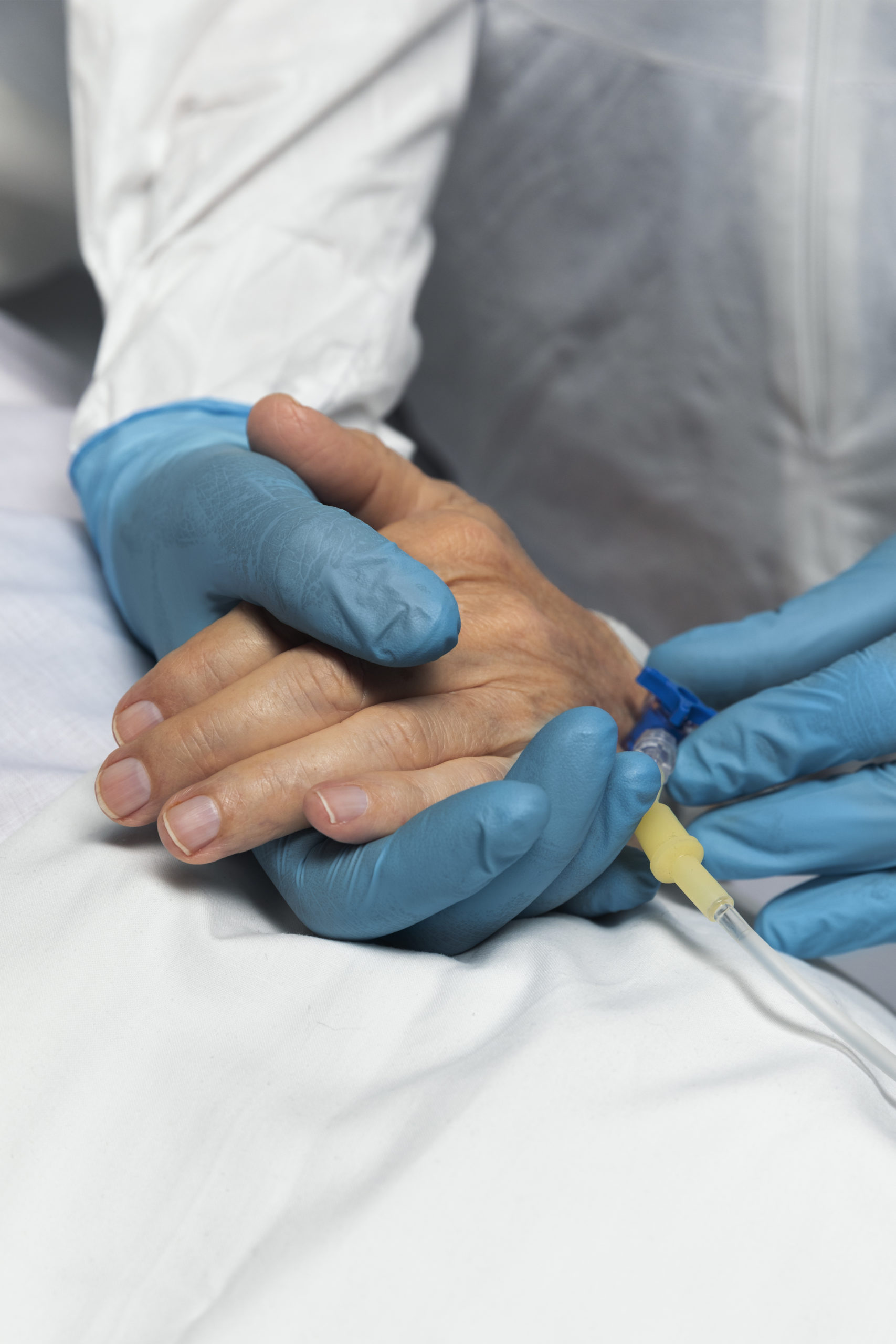 doctor inserting cannua